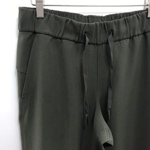 Lululemon Athletica Keep Moving Cropped Pant